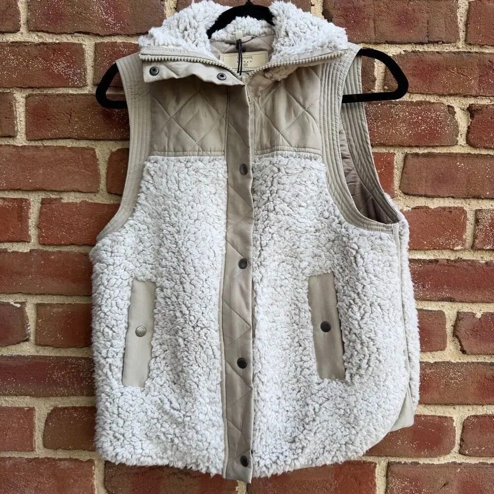 BLANKNYC Women's Faux Fur Quilted Full Zip Snap Teddy Vest White Tan XS NWT